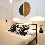 3 Seasons - The Fab Apartment
