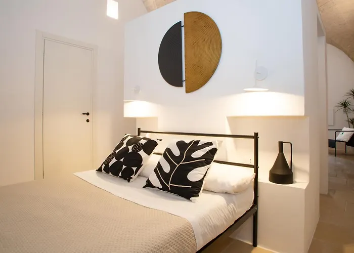 3 Seasons - The Fab Apartment