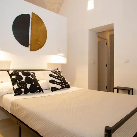 3 Seasons - The Fab * Ostuni